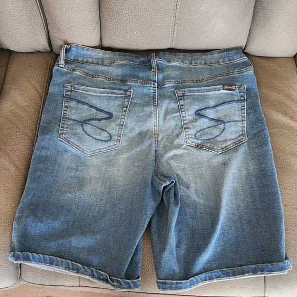 Seven7 Bermuda Shorts Size 14 - Picture 4 of 4